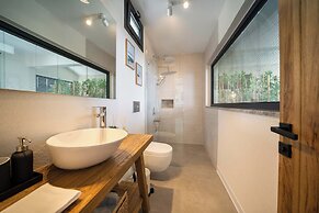 Villa Oxy & Seaview & Private Pool & Indoor Heated Pool