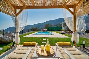 The Box House & Seaview & Private Pool