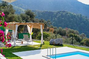 The Box House & Seaview & Private Pool