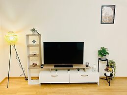 New Luxury Apartmen Metro Station