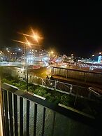 New Luxury Apartmen Metro Station