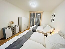 New Luxury Apartmen Metro Station