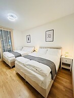 New Luxury Apartmen Metro Station