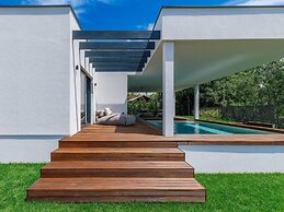 Holiday House with Pool Casa Lavanda