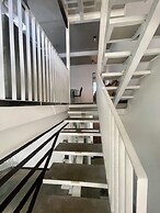 Beautiful Spacious Loft 2 Bedrooms 2 Full Baths 2 car Garage in Downto