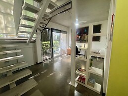 Beautiful Spacious Loft 2 Bedrooms 2 Full Baths 2 car Garage in Downto