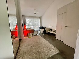 Beautiful Spacious Loft 2 Bedrooms 2 Full Baths 2 car Garage in Downto