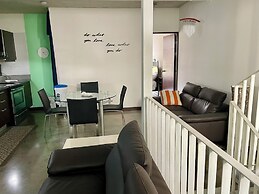 Beautiful Spacious Loft 2 Bedrooms 2 Full Baths 2 car Garage in Downto