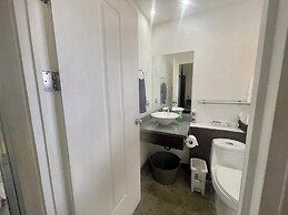 Beautiful Spacious Loft 2 Bedrooms 2 Full Baths 2 car Garage in Downto
