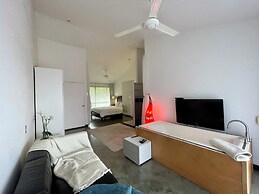 Beautiful Spacious Loft 2 Bedrooms 2 Full Baths 2 car Garage in Downto