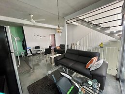 Beautiful Spacious Loft 2 Bedrooms 2 Full Baths 2 car Garage in Downto