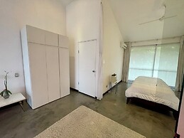Beautiful Spacious Loft 2 Bedrooms 2 Full Baths 2 car Garage in Downto