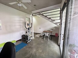 Beautiful Spacious Loft 2 Bedrooms 2 Full Baths 2 car Garage in Downto