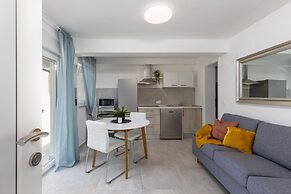 Lovely Apartment With Swimming Pool