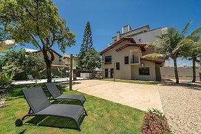 Casa alto padrão com piscina 15 pessoas
