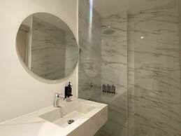 w Exceptional 2BR w Fantastic Terrace in CTG