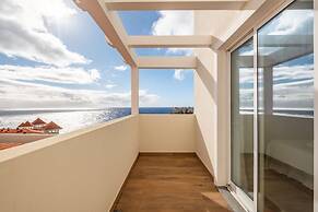 Exquisite Ocean Apartment by Madeira Sun T