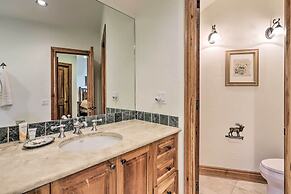 Upscale Ski-in/ski-out Escape w/ Deck + Grill