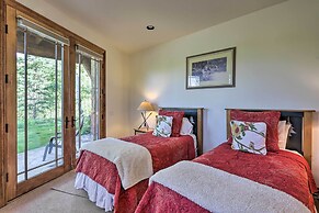 Upscale Ski-in/ski-out Escape w/ Deck + Grill