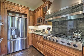 Upscale Ski-in/ski-out Escape w/ Deck + Grill