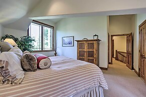 Upscale Ski-in/ski-out Escape w/ Deck + Grill