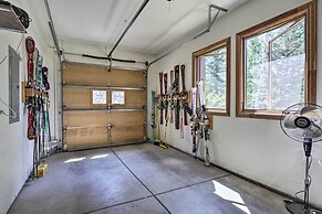 Upscale Ski-in/ski-out Escape w/ Deck + Grill