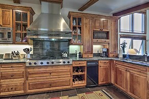 Upscale Ski-in/ski-out Escape w/ Deck + Grill