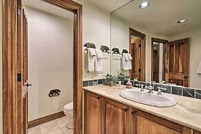 Upscale Ski-in/ski-out Escape w/ Deck + Grill