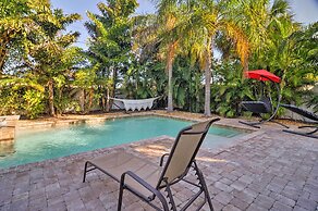 Holmes Beach Family Home W/private Pool & 3 Decks!