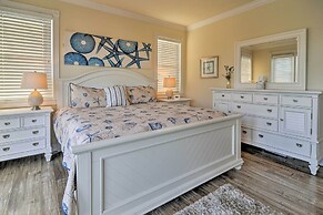 Holmes Beach Family Home W/private Pool & 3 Decks!