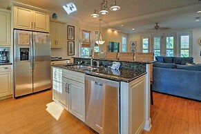 Holmes Beach Family Home W/private Pool & 3 Decks!