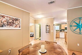 Homosassa House w/ Fire Pit < 2 Miles to River!