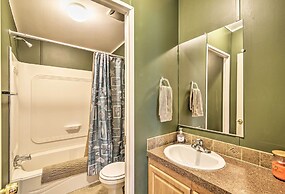 Homosassa House w/ Fire Pit < 2 Miles to River!