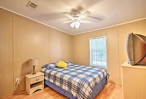 Homosassa House w/ Fire Pit < 2 Miles to River!