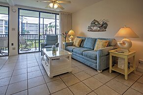 Sanibel Island Studio: Pool Access, Walk to Beach