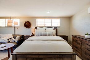 Adorable Tucson Studio w/ Gas Grill & Wifi!
