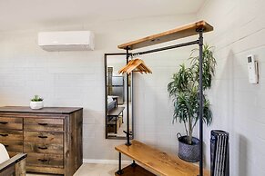 Adorable Tucson Studio w/ Gas Grill & Wifi!