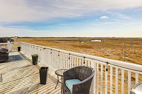 Walk to Beach: Water-view Seabrook Sanctuary
