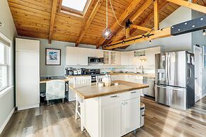 Walk to Beach: Water-view Seabrook Sanctuary