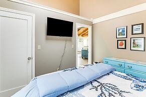 Walk to Beach: Water-view Seabrook Sanctuary