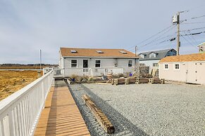 Walk to Beach: Water-view Seabrook Sanctuary