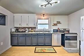 Charming Buffalo Apt: 18 Mi to Niagara Falls!