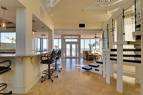 Oceanfront Escape on Wilbur Beach!