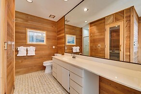 Oceanfront Escape on Wilbur Beach!