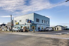Quaint Rockaway Beach Gem: Walk to Shore!