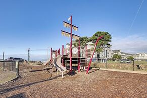 Quaint Rockaway Beach Gem: Walk to Shore!