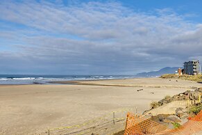 Quaint Rockaway Beach Gem: Walk to Shore!