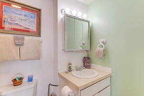 Quaint Rockaway Beach Gem: Walk to Shore!