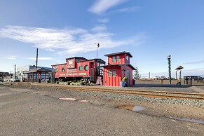 Quaint Rockaway Beach Gem: Walk to Shore!
