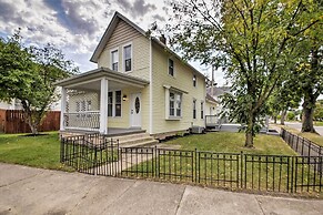 Lakeside Garden Home - 1 Mile to Main Street!